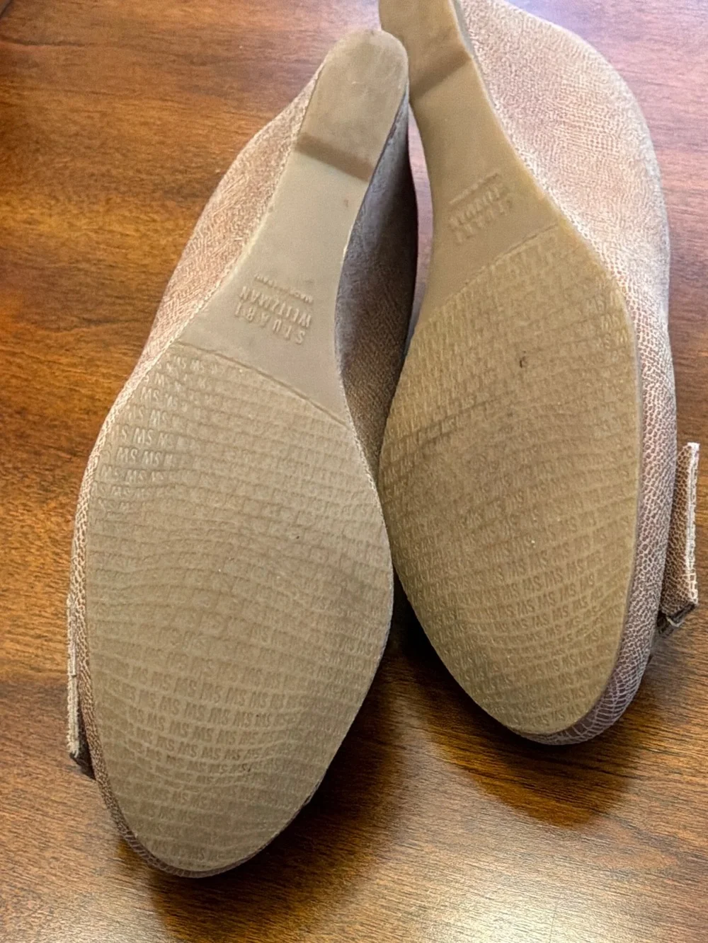Stuart Weitzman Tan Leather Bow Flats with Tortoiseshell Accent